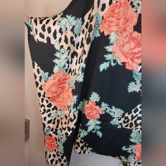Iman Reversible Floral Animal Print Boxy Blouse Flowy Tunic Size XL Poncho Top - Picture 3 of 9